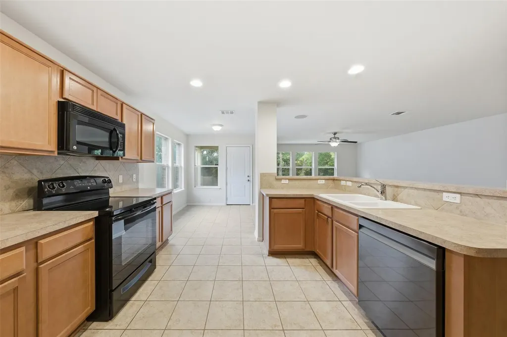 725 Kingfisher Lane Leander TX 78641