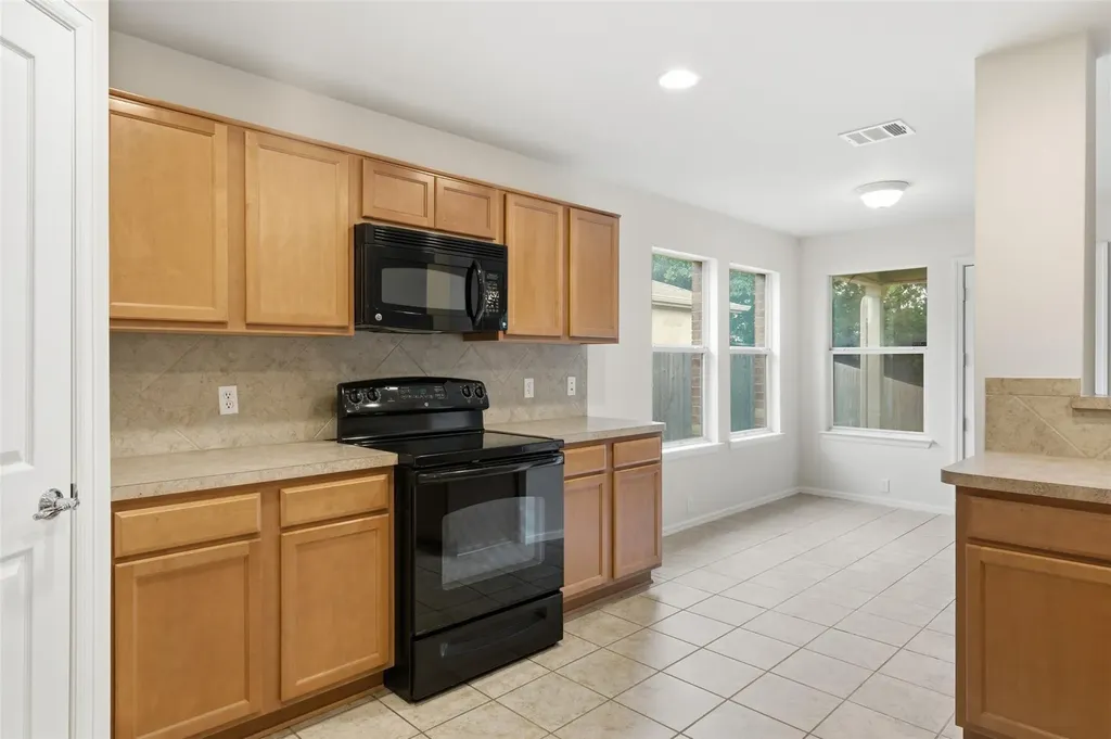725 Kingfisher Lane Leander TX 78641