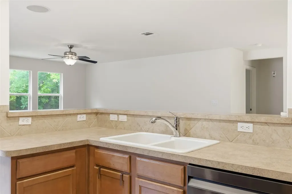 725 Kingfisher Lane Leander TX 78641