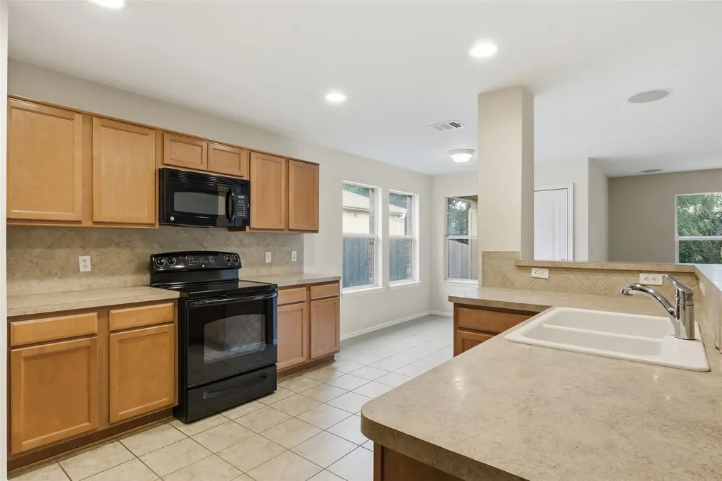 725 Kingfisher Lane Leander TX 78641