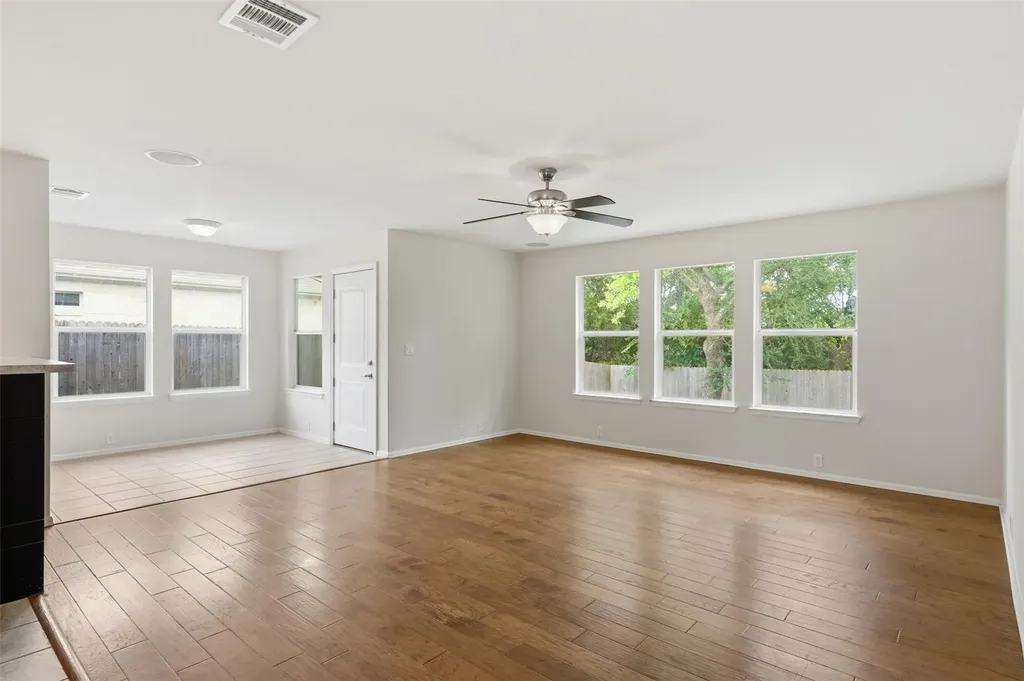 725 Kingfisher Lane Leander TX 78641