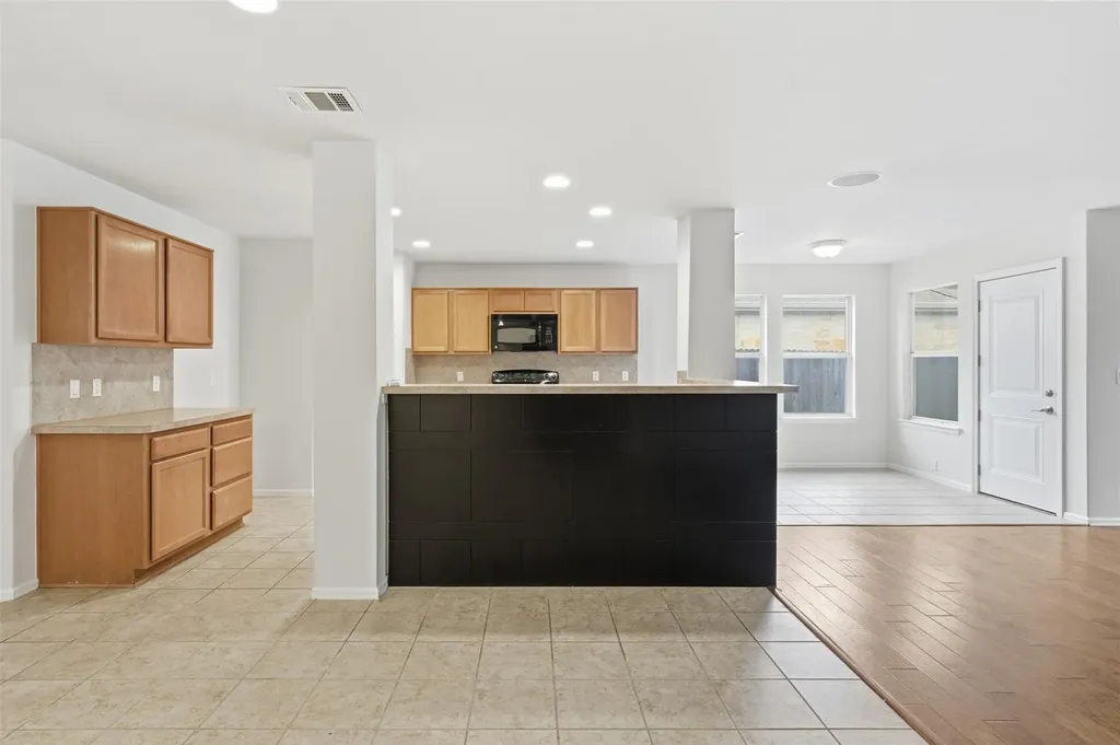 725 Kingfisher Lane Leander TX 78641