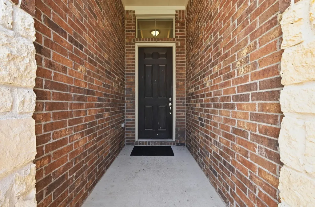 877 Hot Spring Valley Buda TX 78610