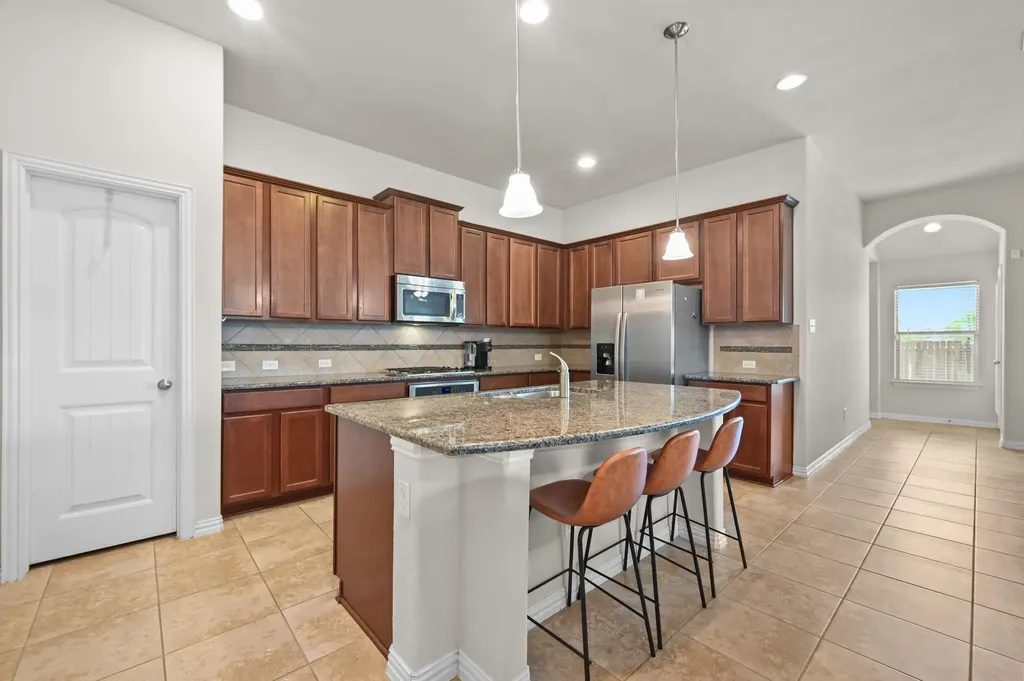 877 Hot Spring Valley Buda TX 78610