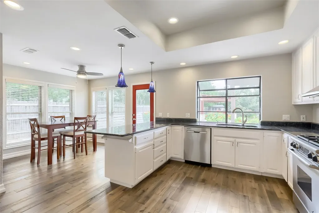 6806 Winterberry Drive Austin TX 78750