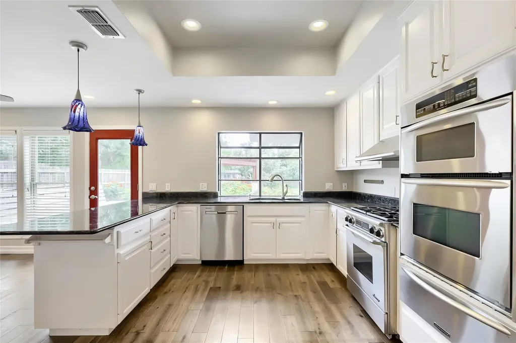 6806 Winterberry Drive Austin TX 78750