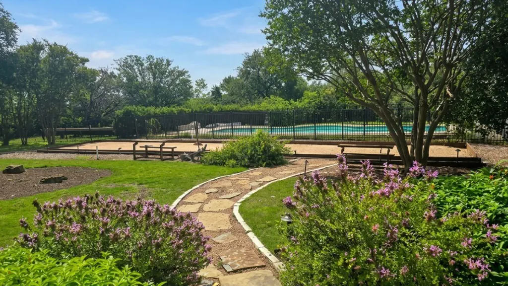6806 Winterberry Drive Austin TX 78750