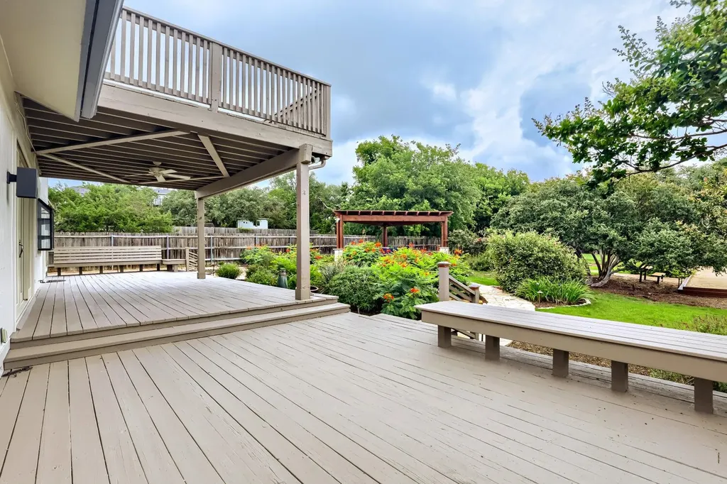 6806 Winterberry Drive Austin TX 78750