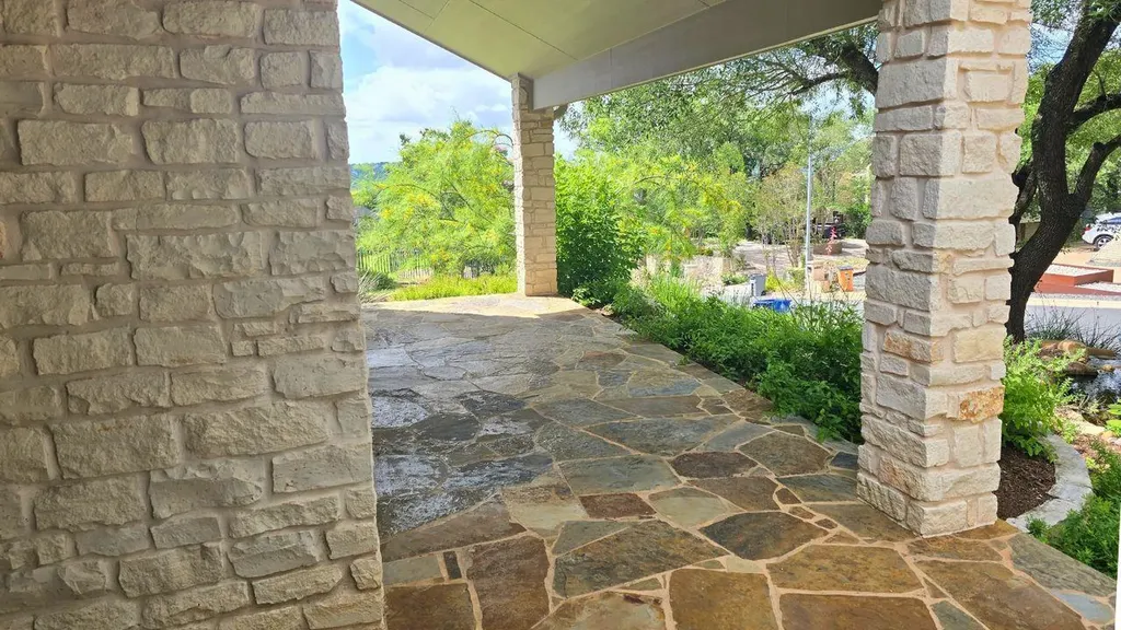 6806 Winterberry Drive Austin TX 78750