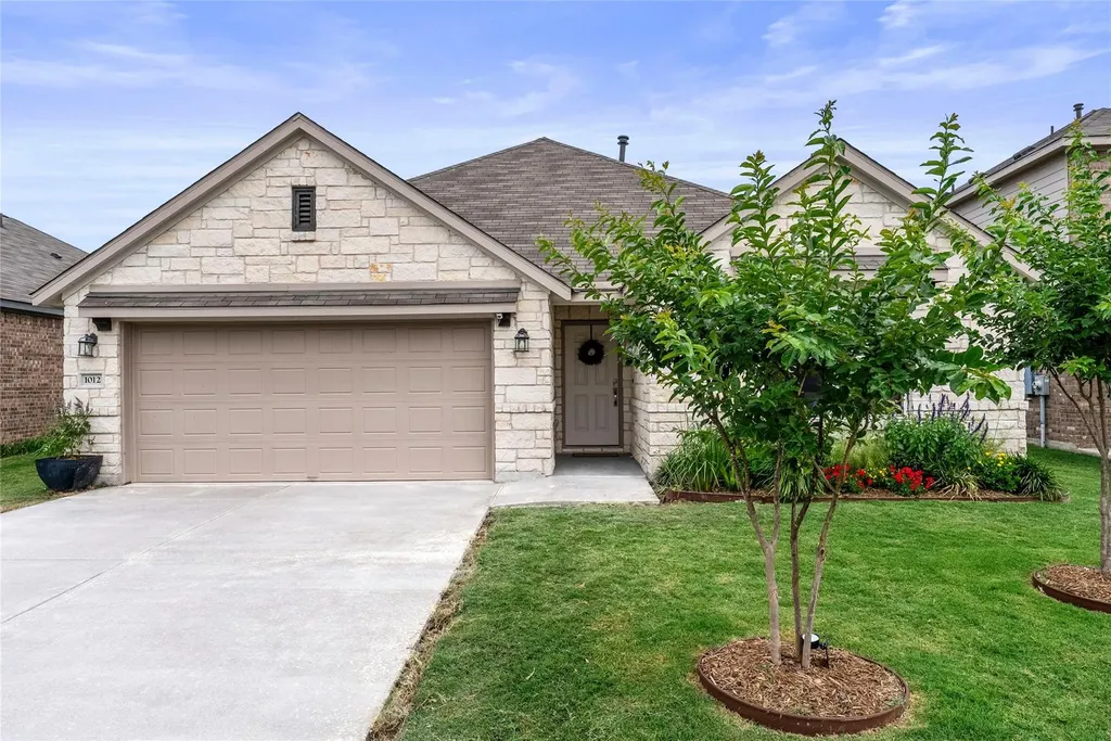 1012 S San Marcos Street Manor TX 78653