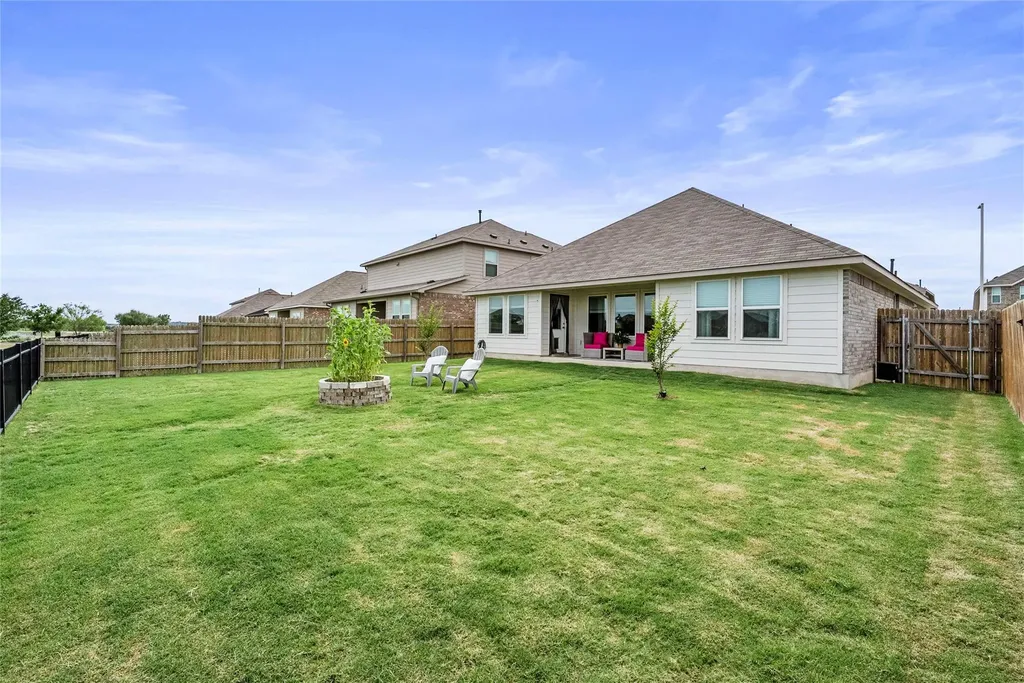 1012 S San Marcos Street Manor TX 78653