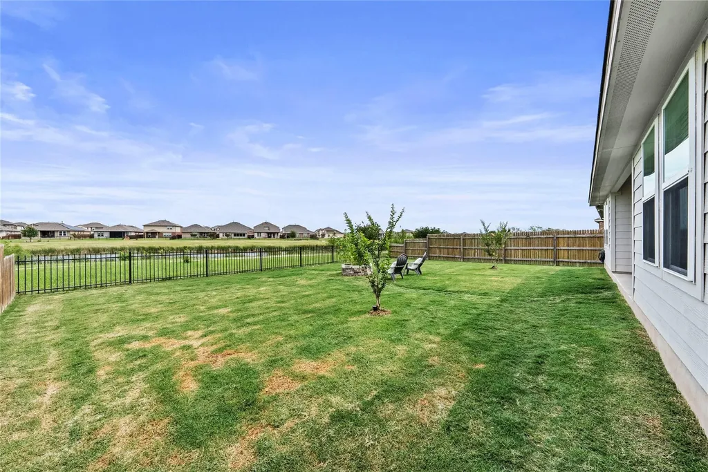 1012 S San Marcos Street Manor TX 78653