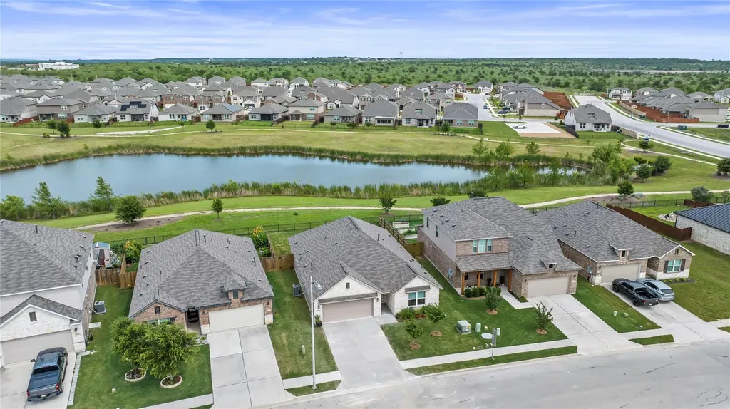 1012 S San Marcos Street Manor TX 78653