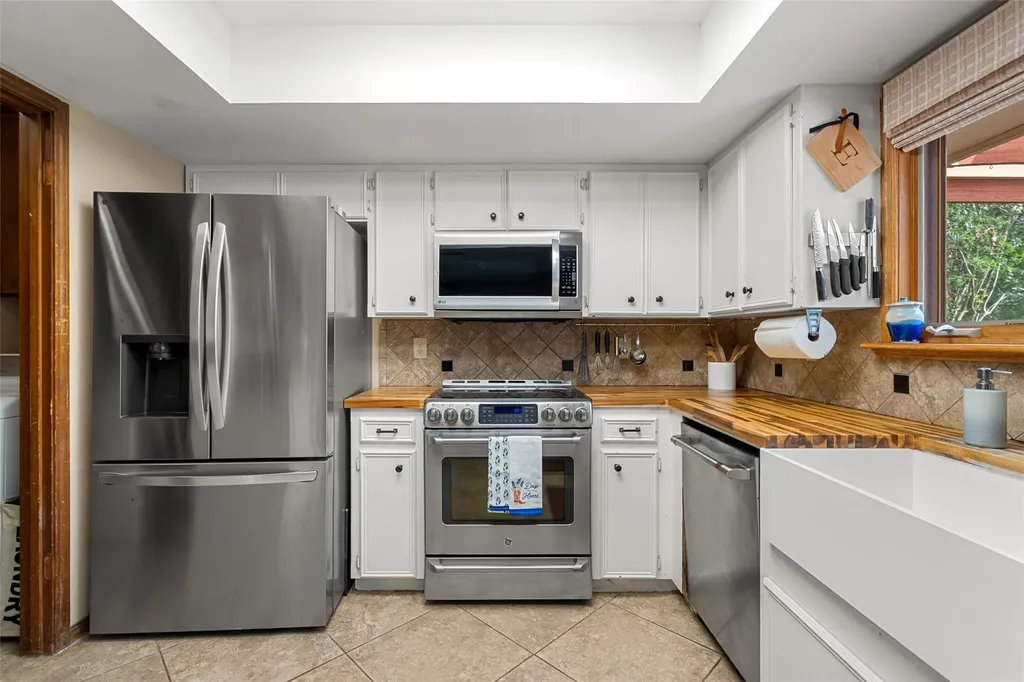 9905 Murmuring Creek Drive Austin TX 78736