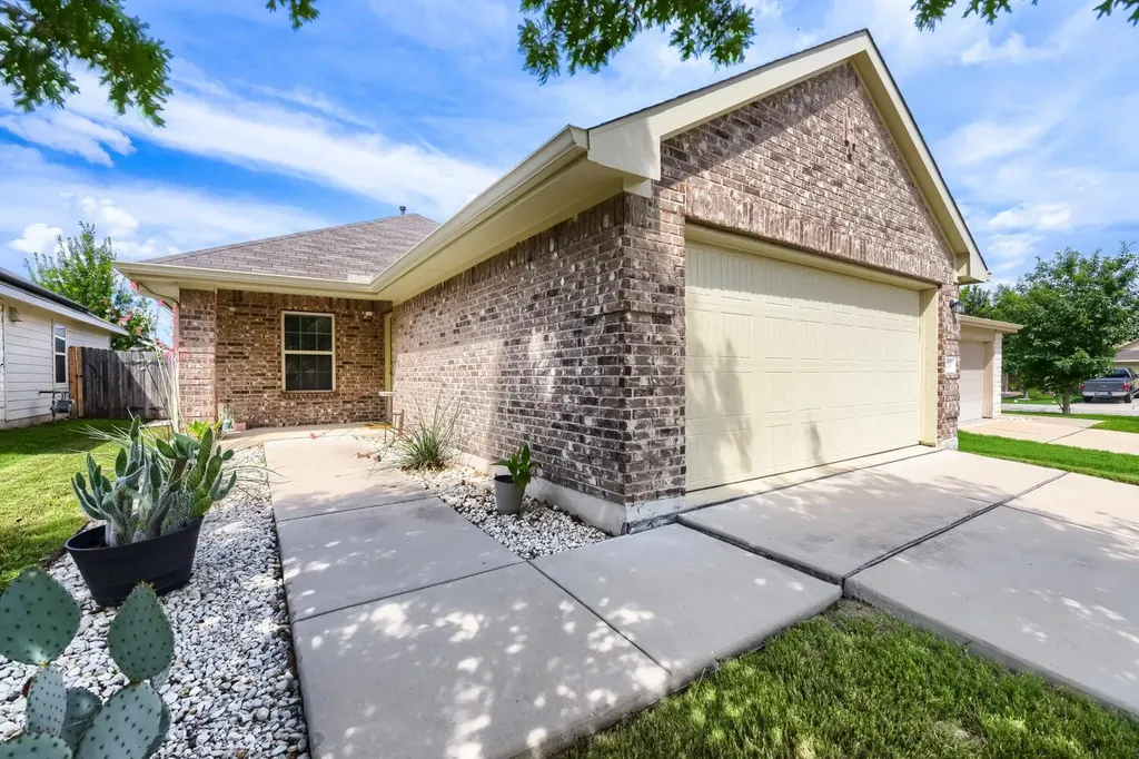 7216 Razors Edge Drive Austin TX 78744