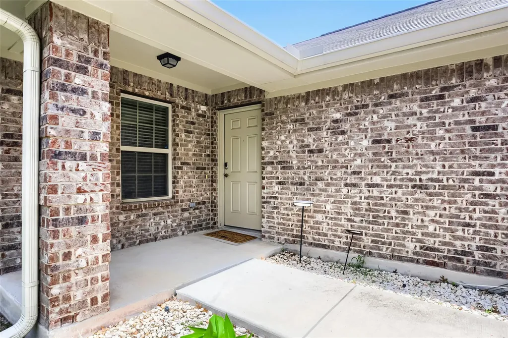 7216 Razors Edge Drive Austin TX 78744