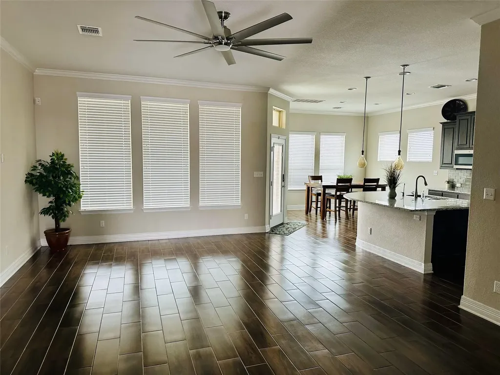409 Betony Loop Buda TX 78610