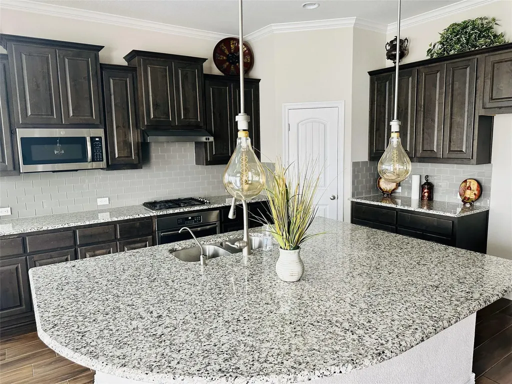 409 Betony Loop Buda TX 78610