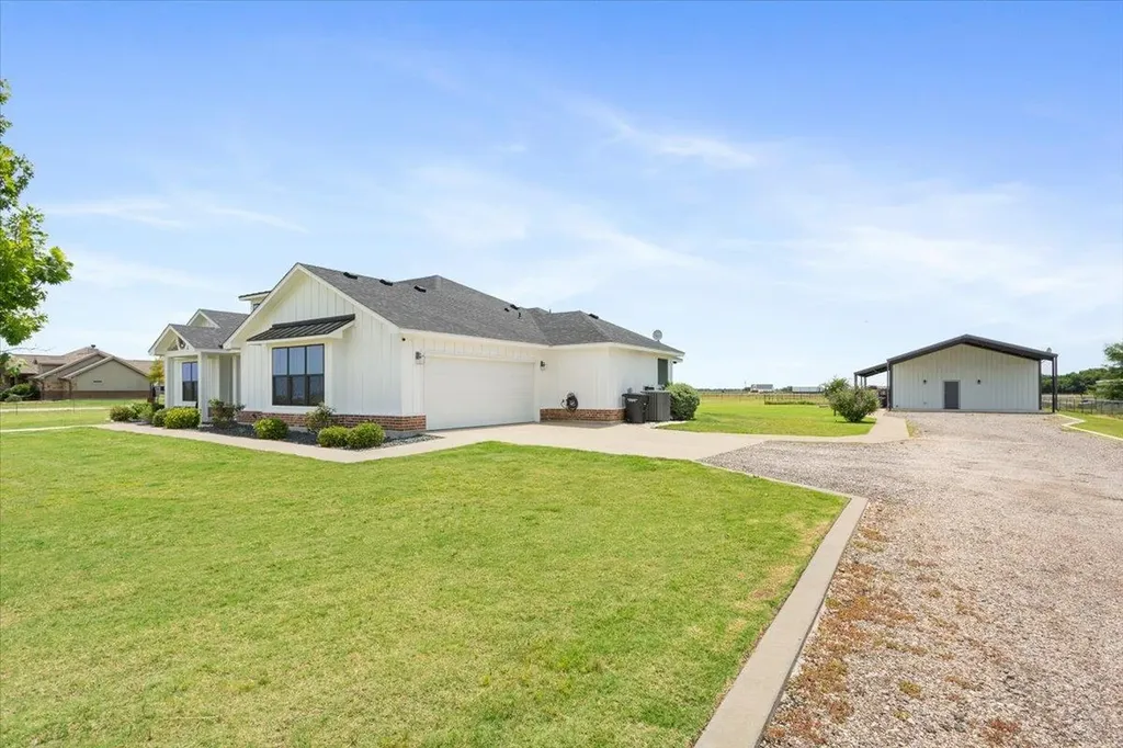 16649 Sypert School Road Holland TX 76534