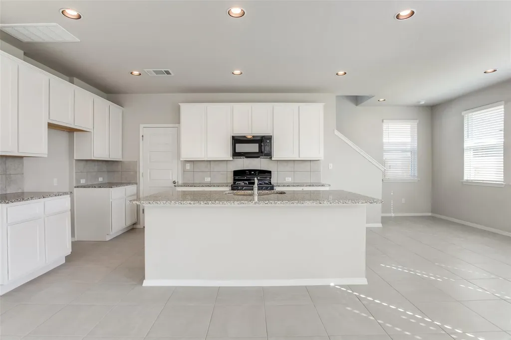 140 Living Reef Drive Maxwell TX 78656