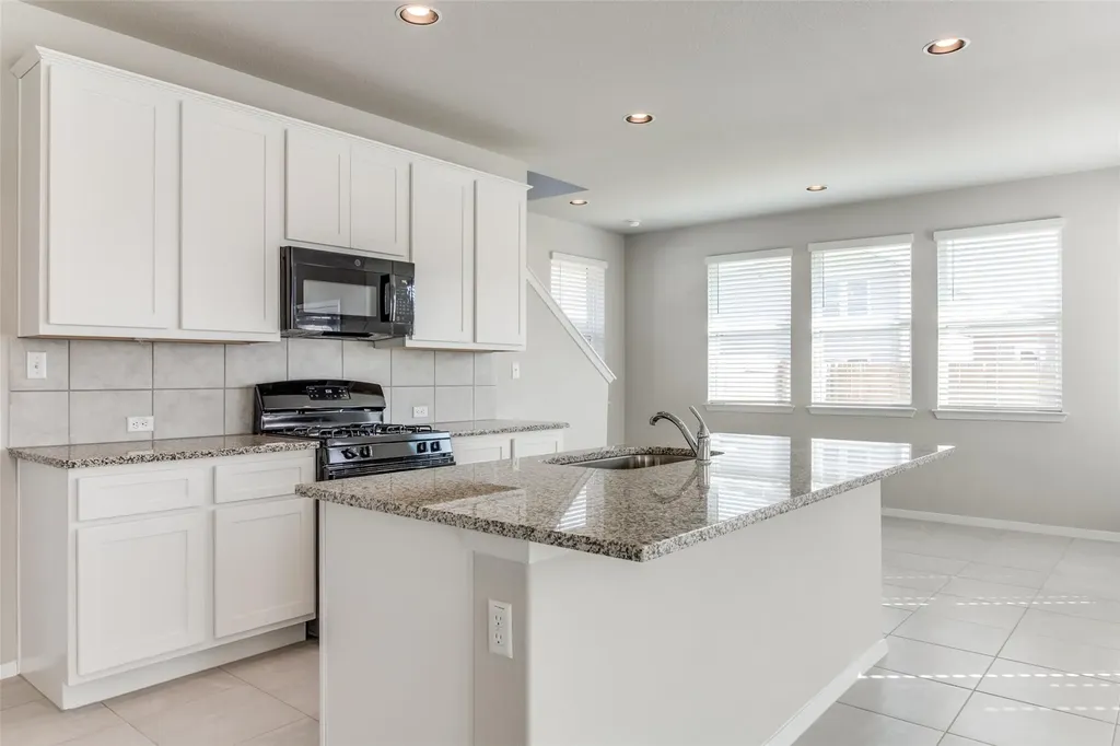 140 Living Reef Drive Maxwell TX 78656