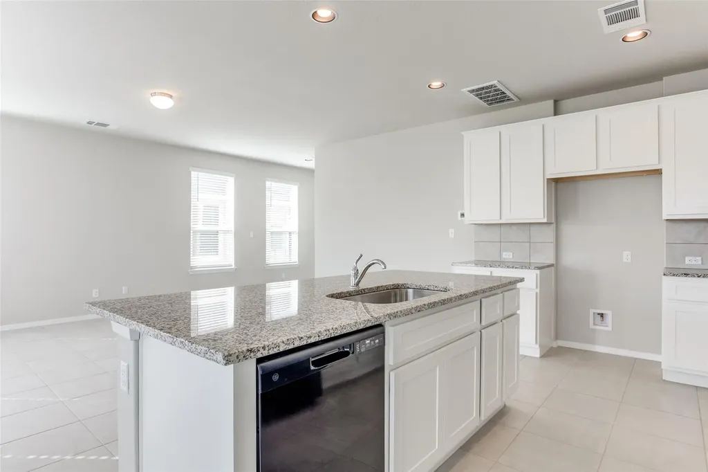 140 Living Reef Drive Maxwell TX 78656