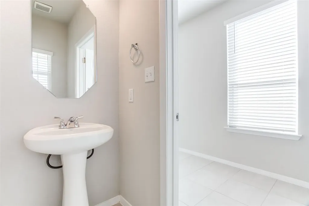 140 Living Reef Drive Maxwell TX 78656