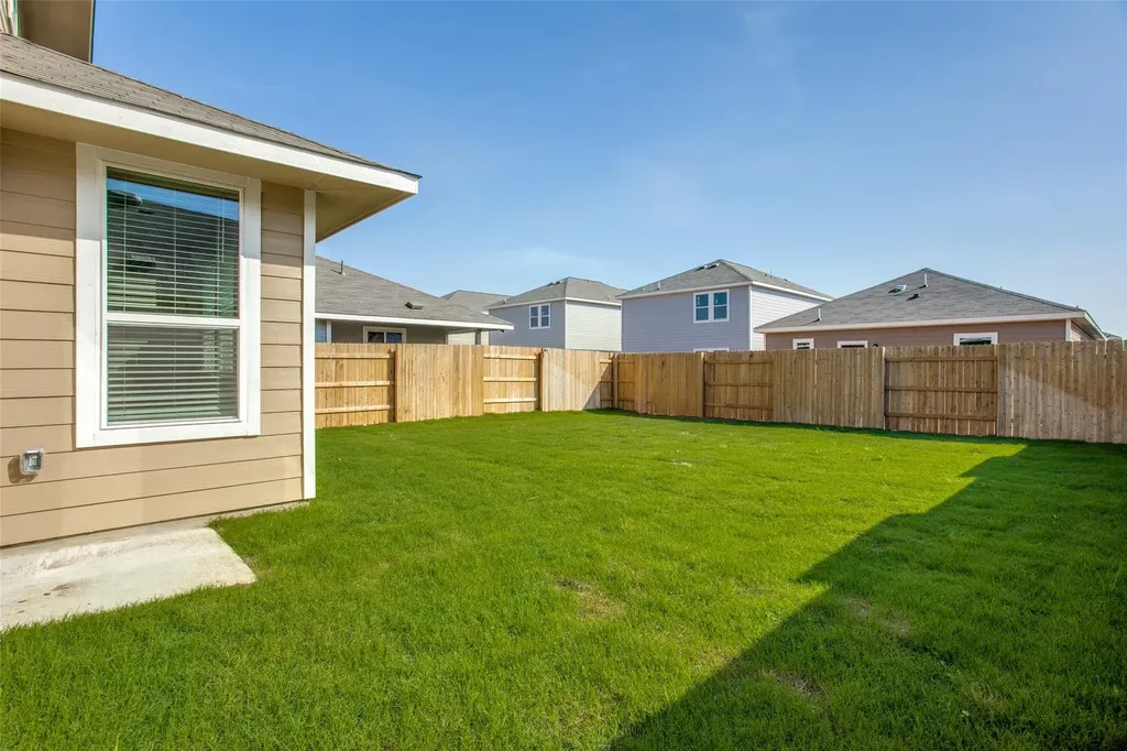 140 Living Reef Drive Maxwell TX 78656