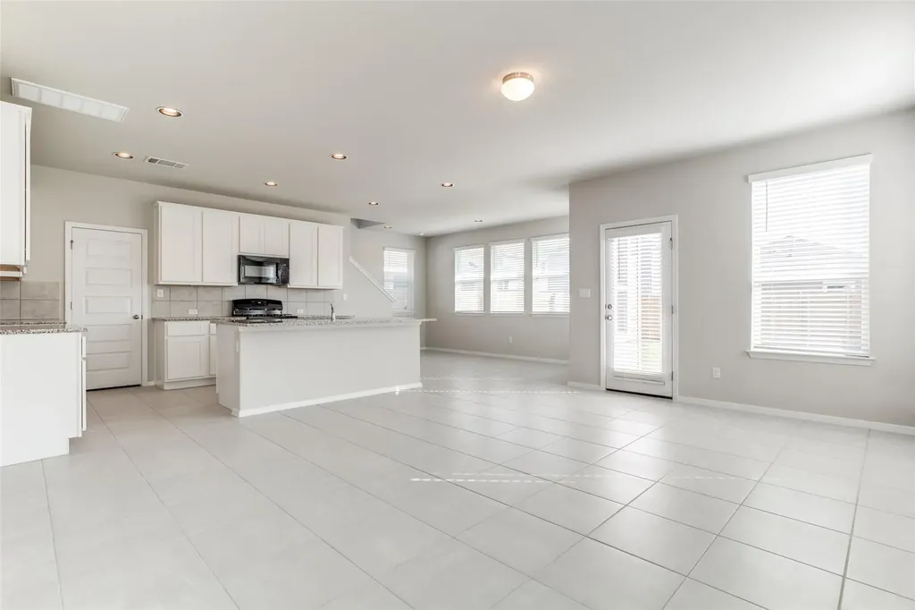 140 Living Reef Drive Maxwell TX 78656