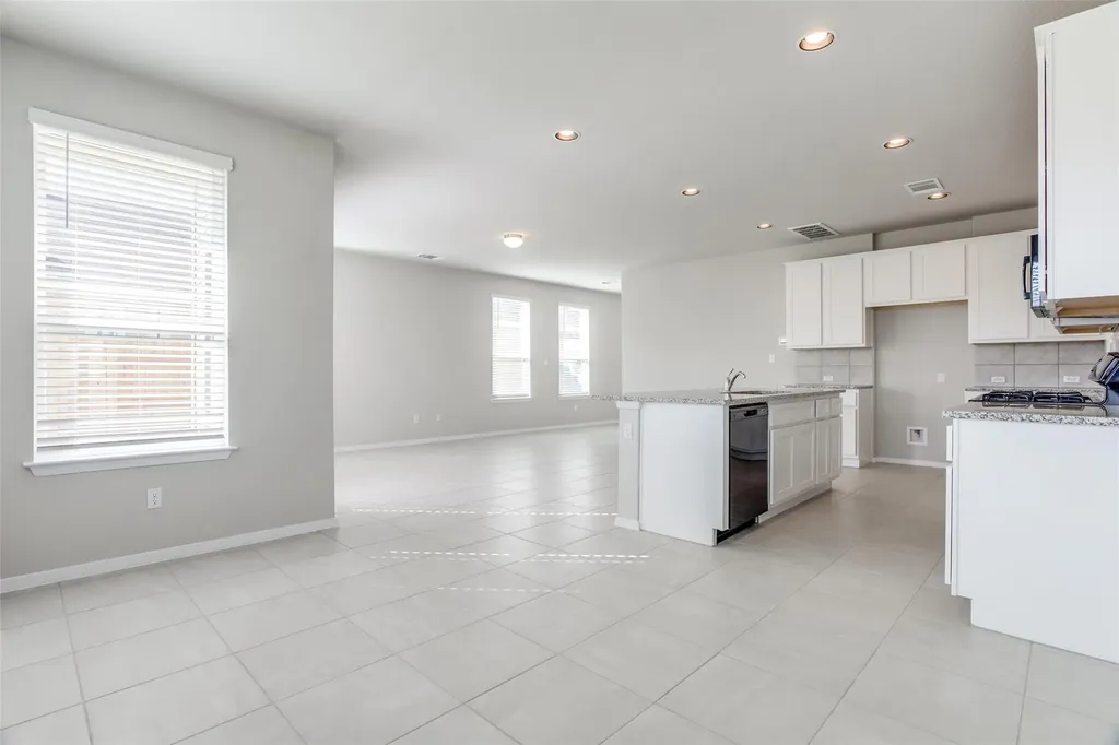 140 Living Reef Drive Maxwell TX 78656