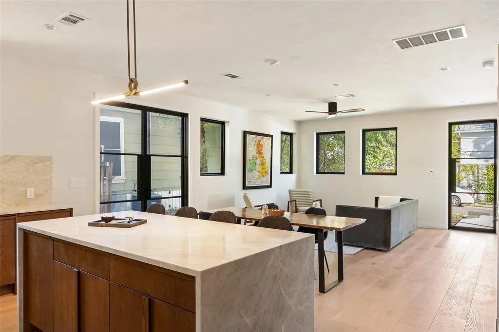 2305 E 21st Street Austin TX 78722