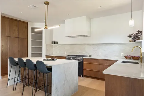 2305 E 21st Street Austin TX 78722