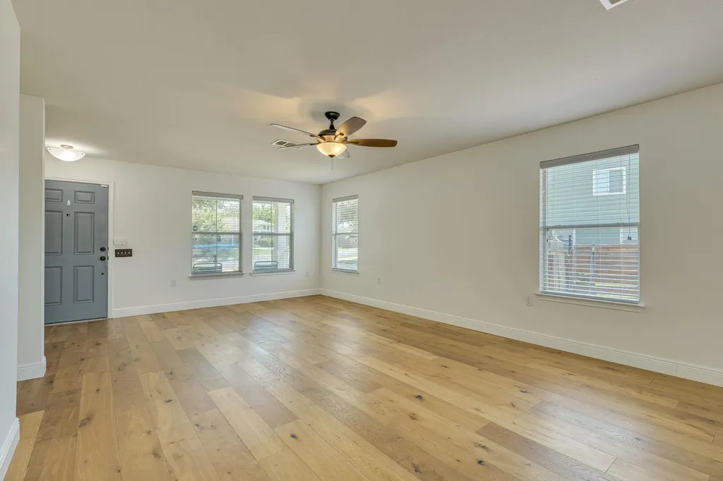 18416 Belfry Pass Manor TX 78653