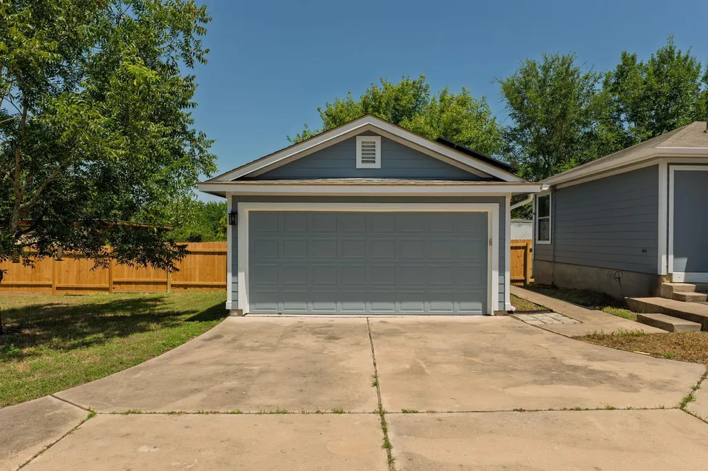 18416 Belfry Pass Manor TX 78653