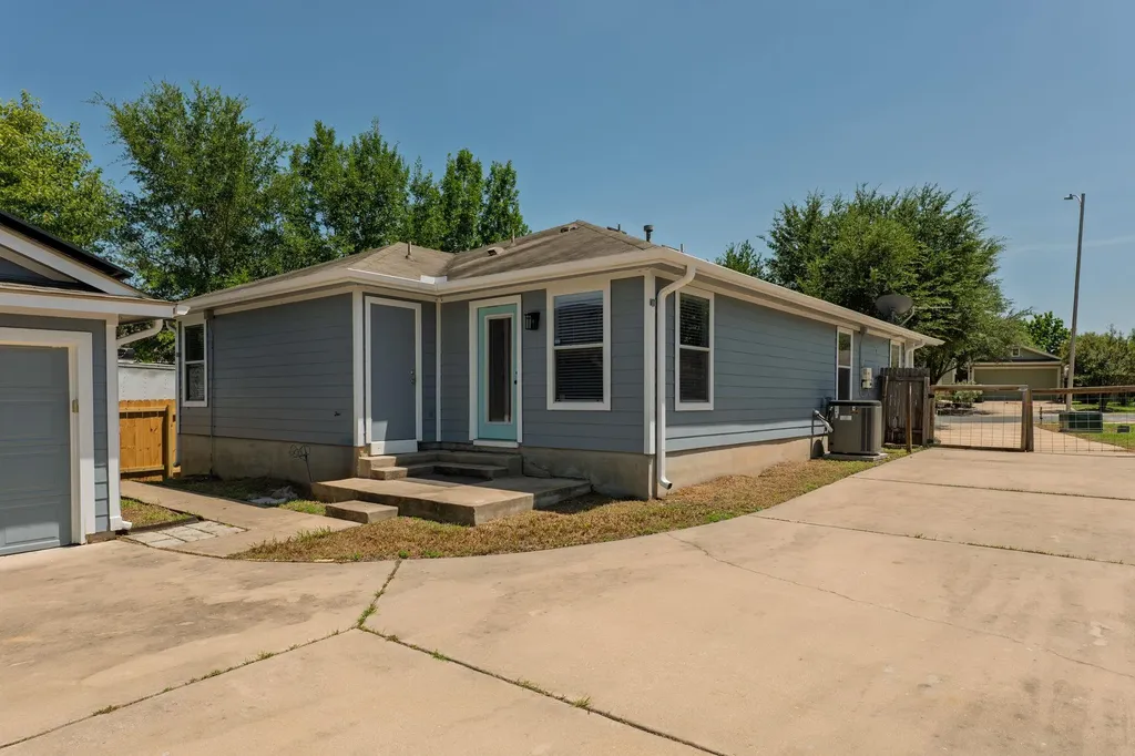 18416 Belfry Pass Manor TX 78653