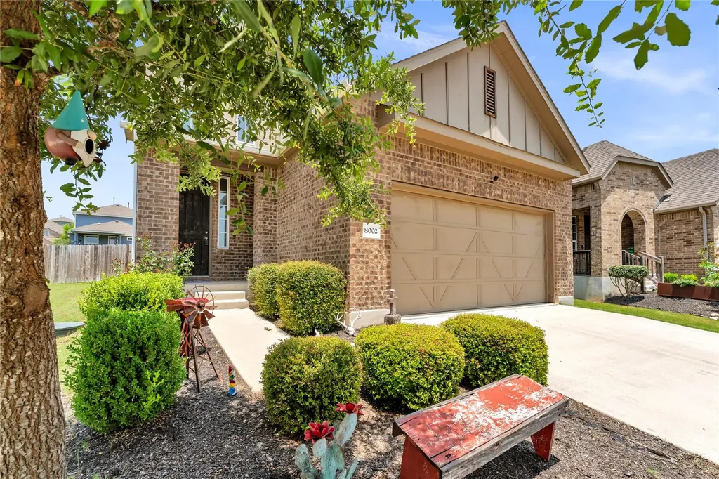 8002 Autumn Moor Bend Lago Vista TX 78645
