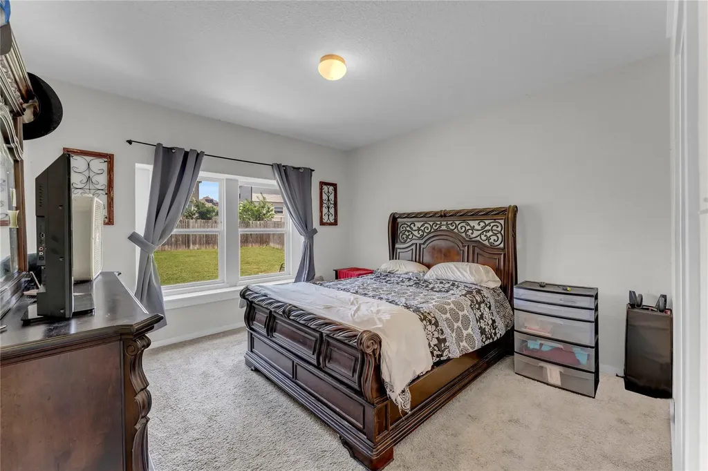 8002 Autumn Moor Bend Lago Vista TX 78645