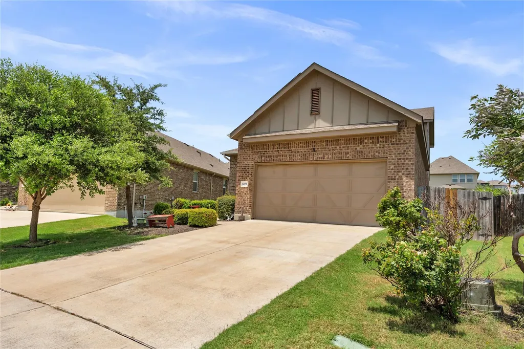 8002 Autumn Moor Bend Lago Vista TX 78645