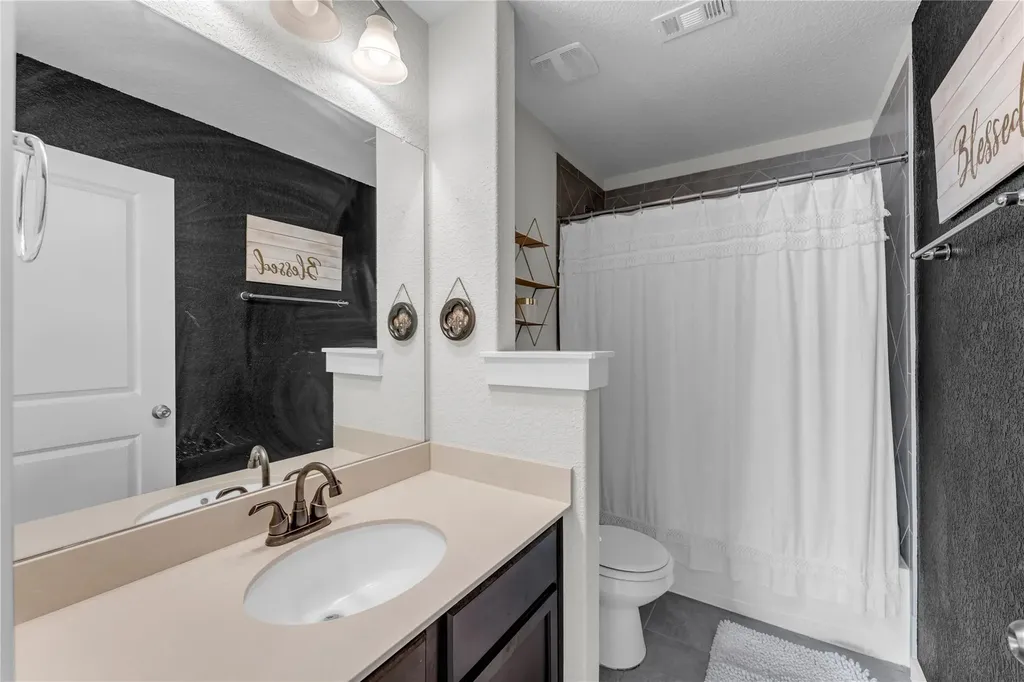 8002 Autumn Moor Bend Lago Vista TX 78645