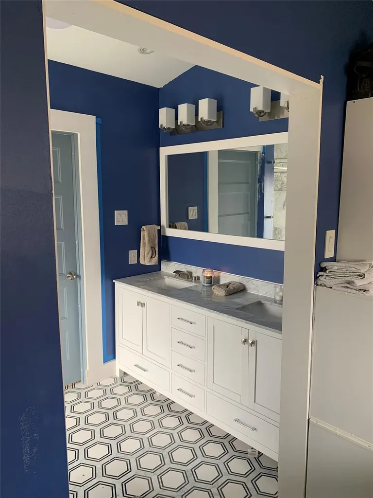 1713 Aztec Trail Kingsland TX 78639