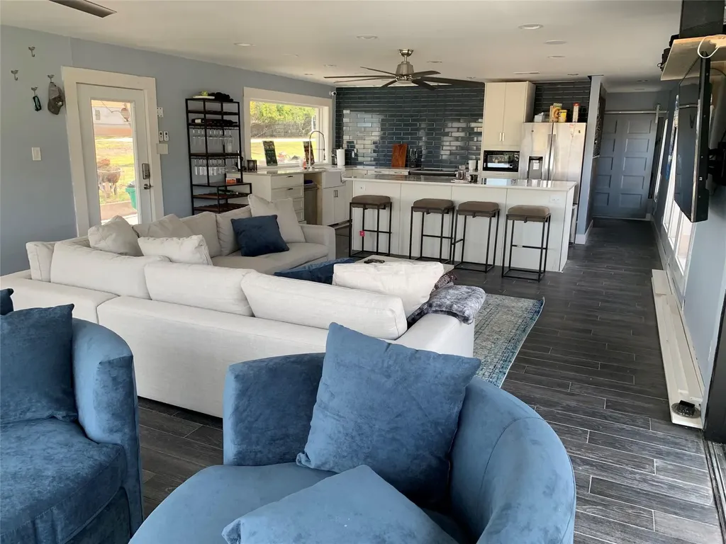1713 Aztec Trail Kingsland TX 78639