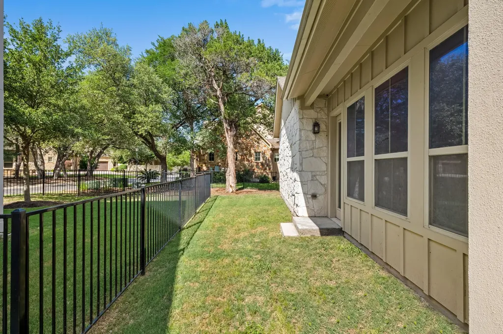 2516 Hopsack Mills Road Austin TX 78748