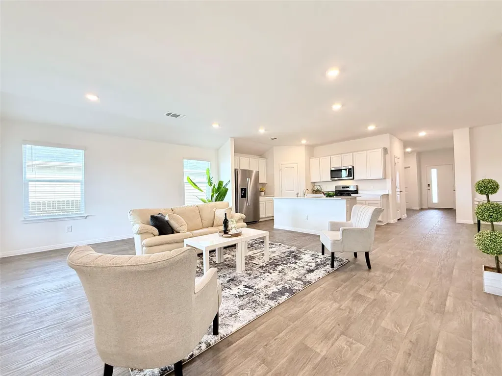 598 Gladiola Loop Kyle TX 78640