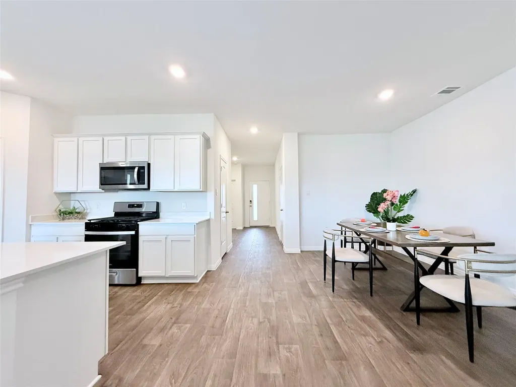 598 Gladiola Loop Kyle TX 78640