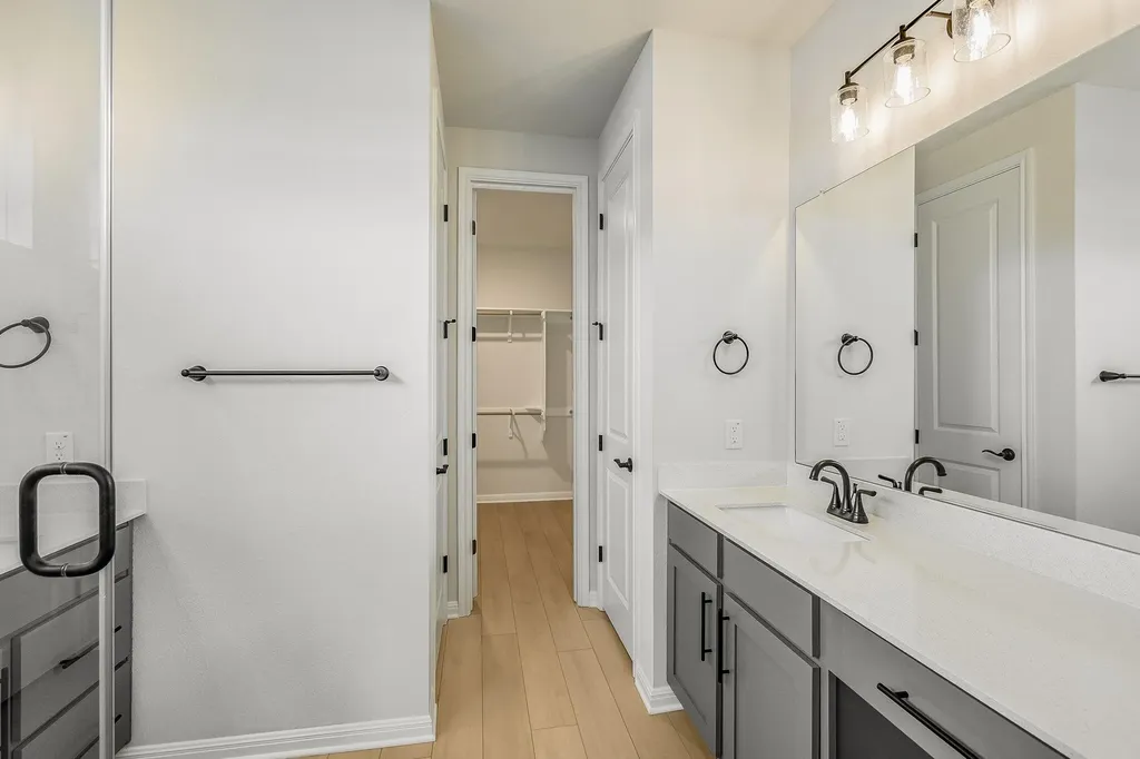 8601 Dongan Drive Austin TX 78744