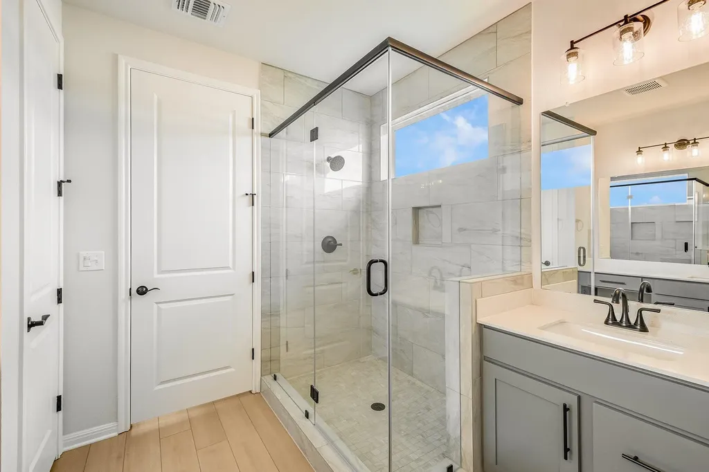 8601 Dongan Drive Austin TX 78744