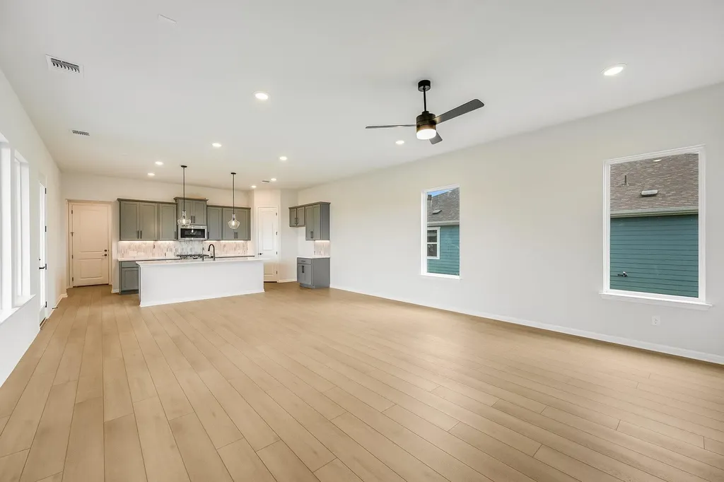 8601 Dongan Drive Austin TX 78744