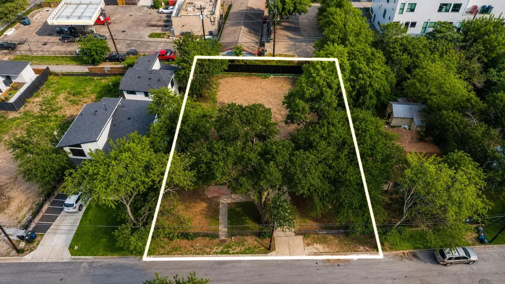 2017 E 8th Street Austin TX 78702