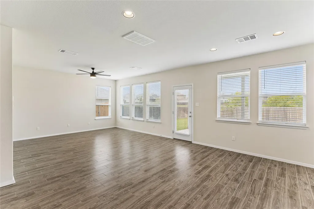 318 Schuylerville Drive Elgin TX 78621