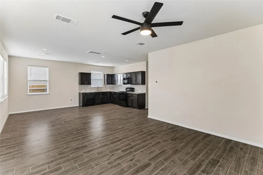 318 Schuylerville Drive Elgin TX 78621